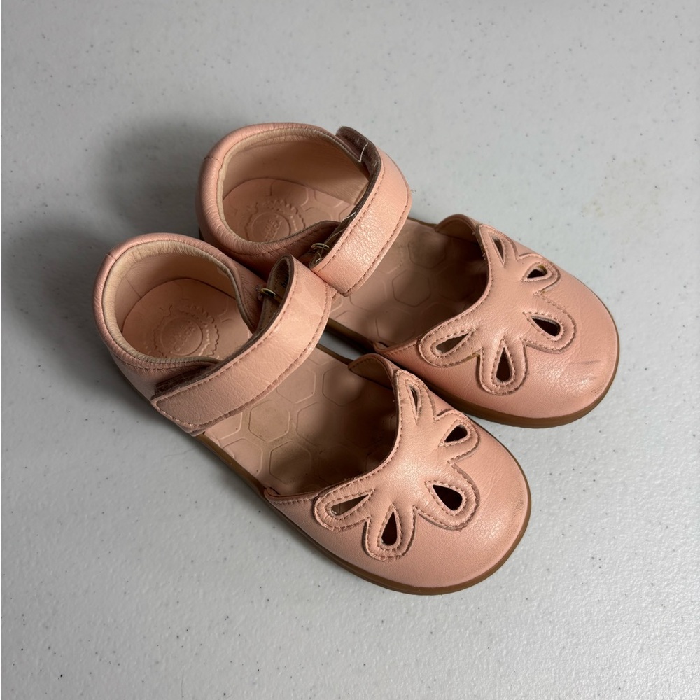 Livie & Luca Petal 2.0 Mary Jane sandals light pink child size 9